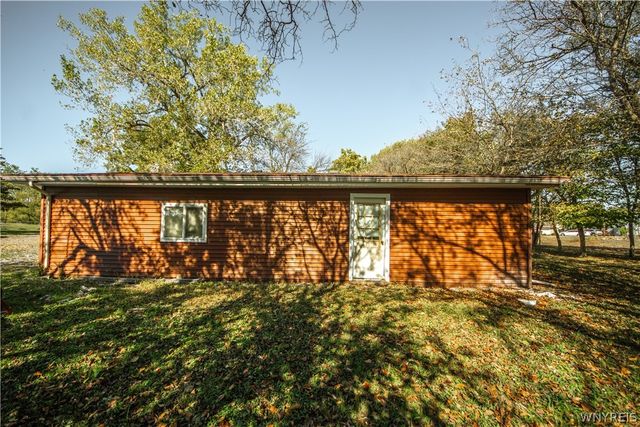 7 Cloyes Avenue, Lancaster, NY 14043