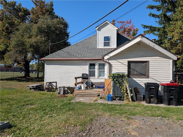 7 Cloyes Avenue, Lancaster, NY 14043
