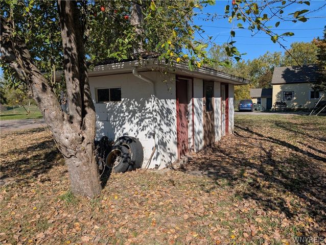 7 Cloyes Avenue, Lancaster, NY 14043