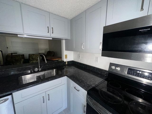201 PALMETTO COURT 201, Oldsmar, FL 34677