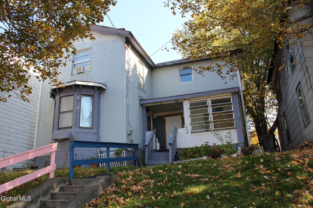 1576 4th Street, Rensselaer, NY 12144