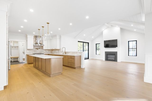 5 Bradford Road, Natick, MA 01760