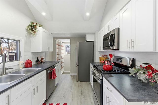 17714 Salem Street, Detroit, MI 48219