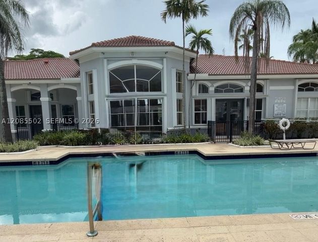 9645 NW 1st Ct 1-110, Pembroke Pines, FL 33024