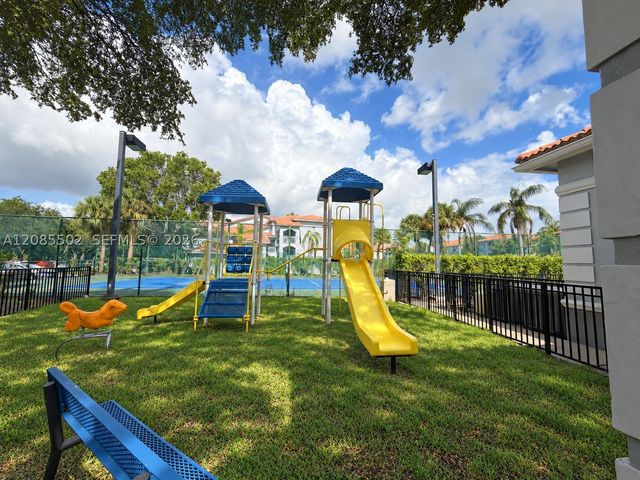 9645 NW 1st Ct 1-110, Pembroke Pines, FL 33024