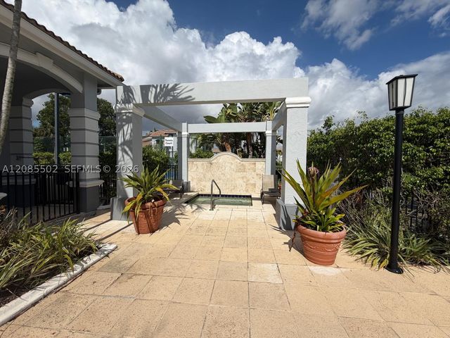 9645 NW 1st Ct 1-110, Pembroke Pines, FL 33024