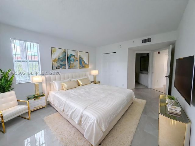 9645 NW 1st Ct 1-110, Pembroke Pines, FL 33024