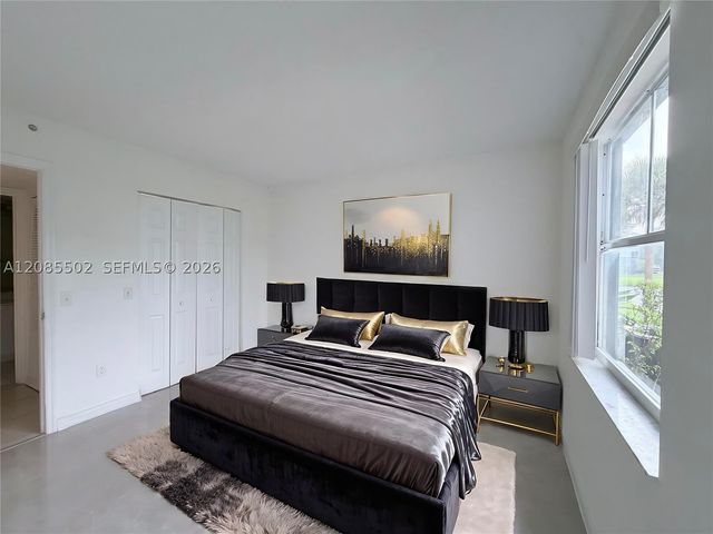 9645 NW 1st Ct 1-110, Pembroke Pines, FL 33024