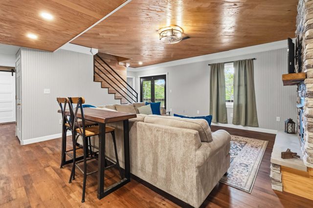 1464 Hawk Ridge Road, London, KY 40741