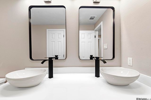 7224 Poinsetta Drive, Baton Rouge, LA 70812