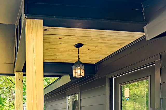 7224 Poinsetta Drive, Baton Rouge, LA 70812