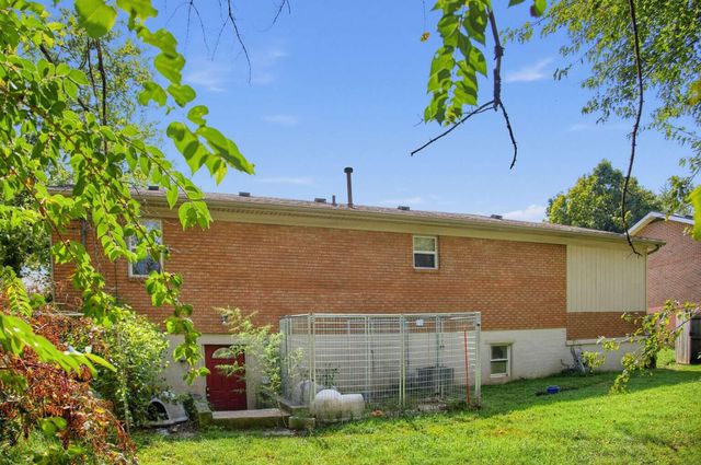 112 Valley Brook, Frankfort, KY 40601