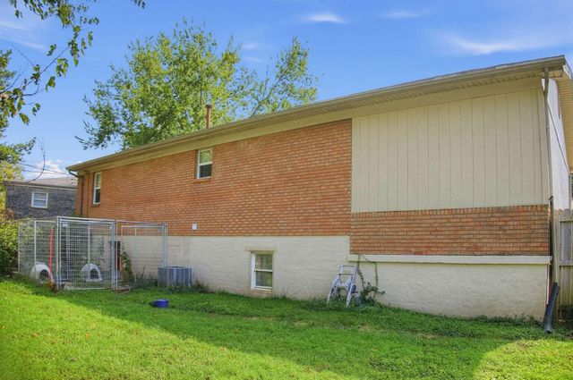 112 Valley Brook, Frankfort, KY 40601