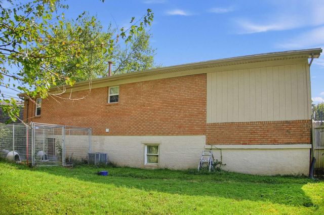 112 Valley Brook, Frankfort, KY 40601