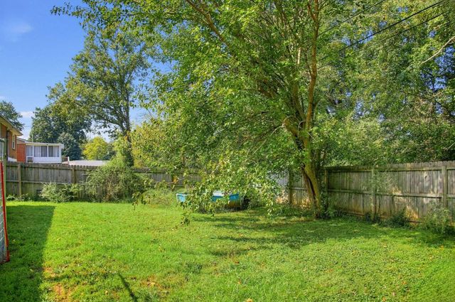 112 Valley Brook, Frankfort, KY 40601