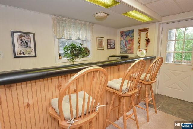 121 Red Twig Trail, Bloomingdale, NJ 07403