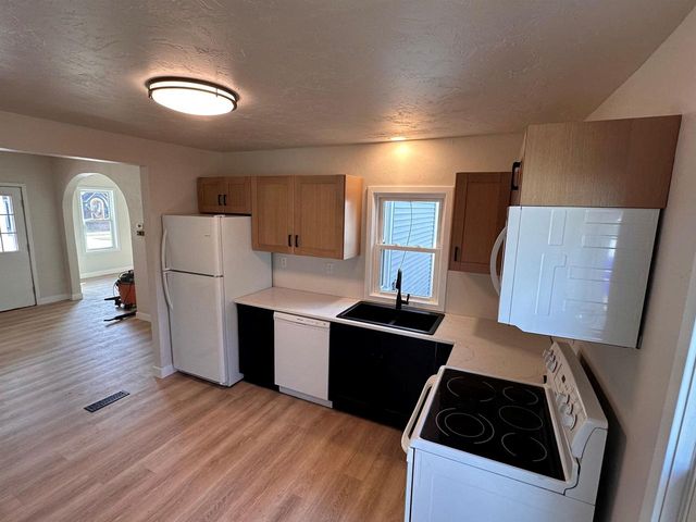 314 E WINNEBAGO STREET, Appleton, WI 54911