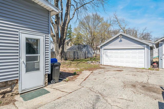 314 E WINNEBAGO STREET, Appleton, WI 54911