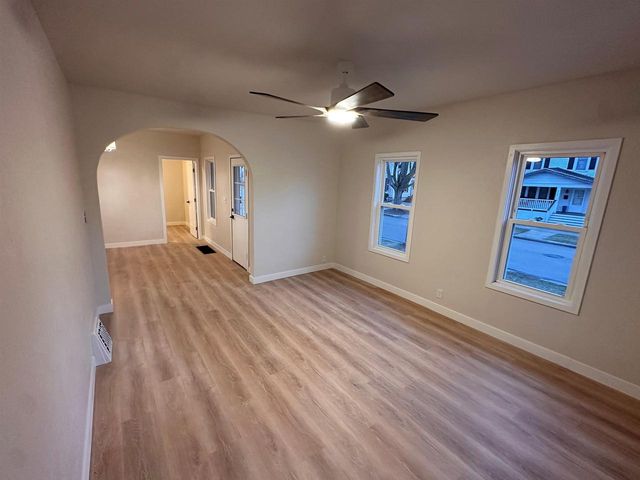 314 E WINNEBAGO STREET, Appleton, WI 54911
