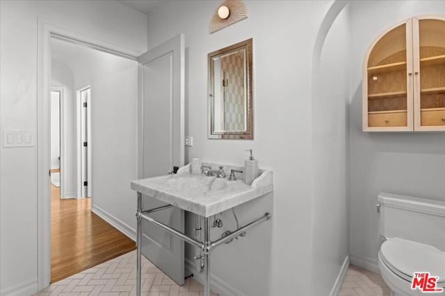 1159 S Sierra Bonita Avenue, Los Angeles, CA 90019