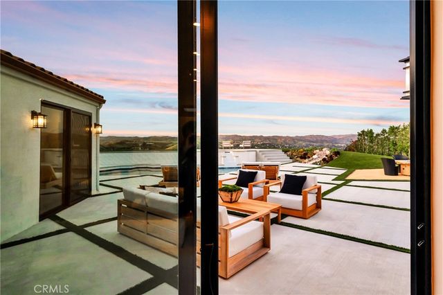 24247 Park Granada, Calabasas, CA 91302