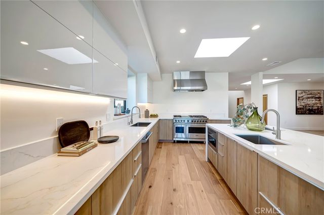 24247 Park Granada, Calabasas, CA 91302