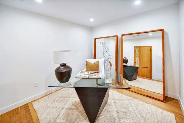 24247 Park Granada, Calabasas, CA 91302