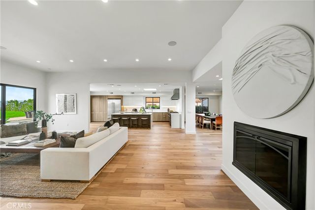 24247 Park Granada, Calabasas, CA 91302