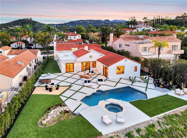 24247 Park Granada, Calabasas, CA 91302