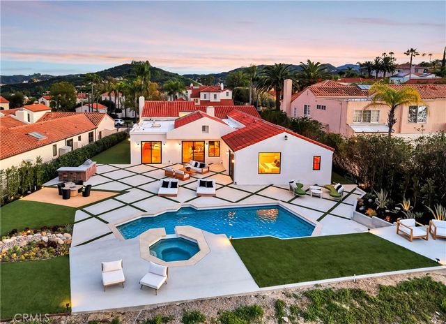 24247 Park Granada, Calabasas, CA 91302