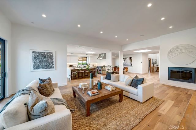 24247 Park Granada, Calabasas, CA 91302