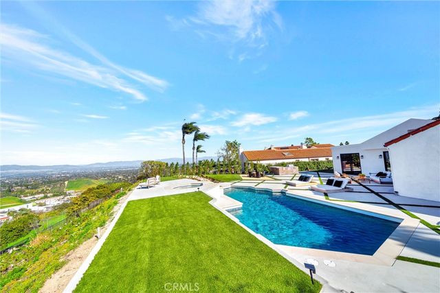 24247 Park Granada, Calabasas, CA 91302