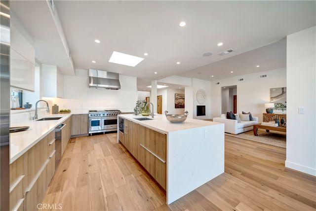 24247 Park Granada, Calabasas, CA 91302