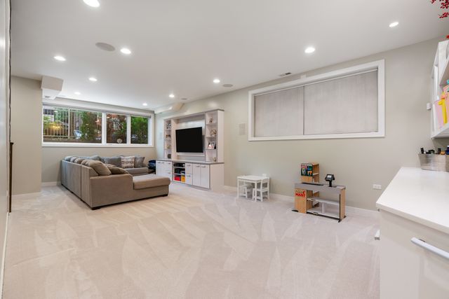 1536 W Walton Street 1, Chicago, IL 60642
