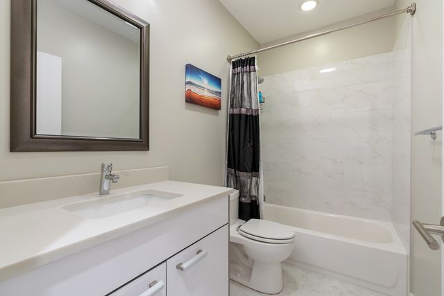1536 W Walton Street 1, Chicago, IL 60642