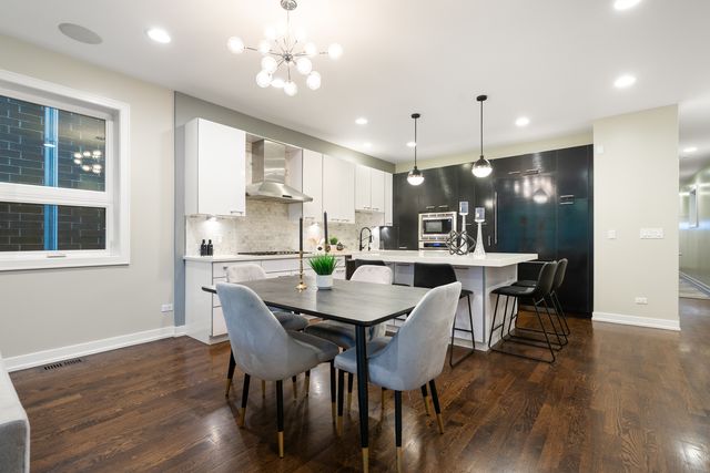 1536 W Walton Street 1, Chicago, IL 60642