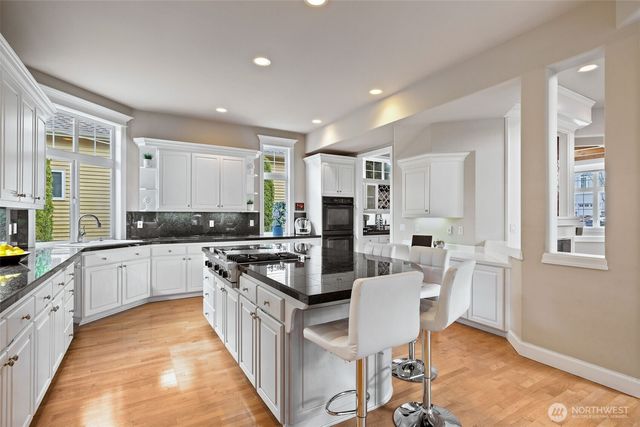 20614 NE 28th Court, Sammamish, WA 98074