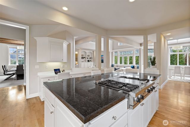 20614 NE 28th Court, Sammamish, WA 98074