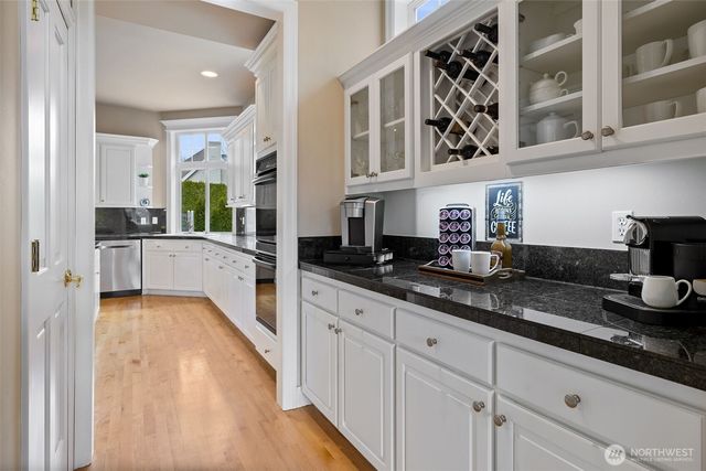 20614 NE 28th Court, Sammamish, WA 98074