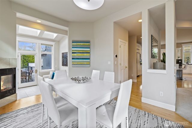 20614 NE 28th Court, Sammamish, WA 98074