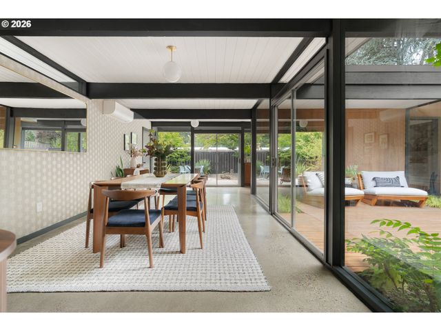 8500 Sw CECILIA Ter, Portland, OR 97223