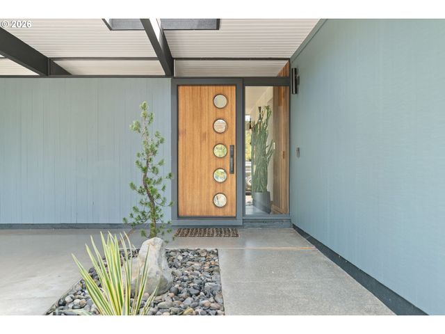 8500 Sw CECILIA Ter, Portland, OR 97223