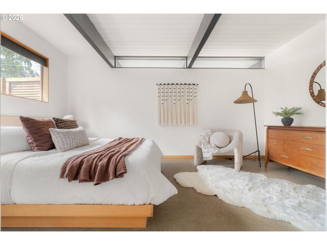 8500 Sw CECILIA Ter, Portland, OR 97223