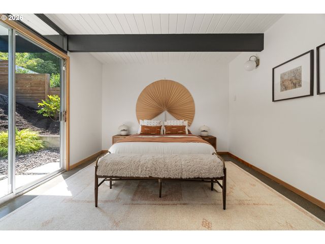 8500 Sw CECILIA Ter, Portland, OR 97223