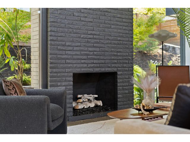 8500 Sw CECILIA Ter, Portland, OR 97223