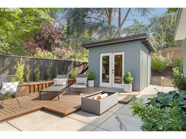 8500 Sw CECILIA Ter, Portland, OR 97223