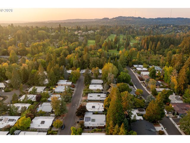 8500 Sw CECILIA Ter, Portland, OR 97223