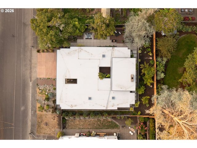8500 Sw CECILIA Ter, Portland, OR 97223