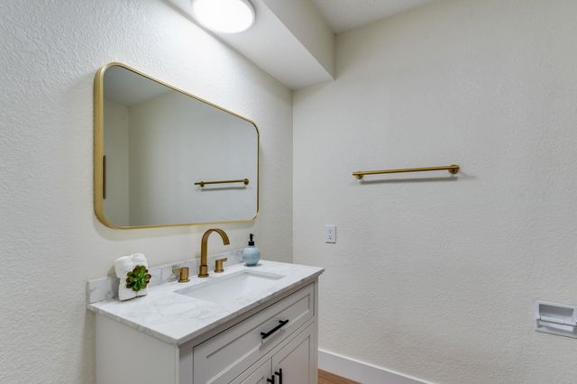 14511 W Selma St, Wichita, KS 67227