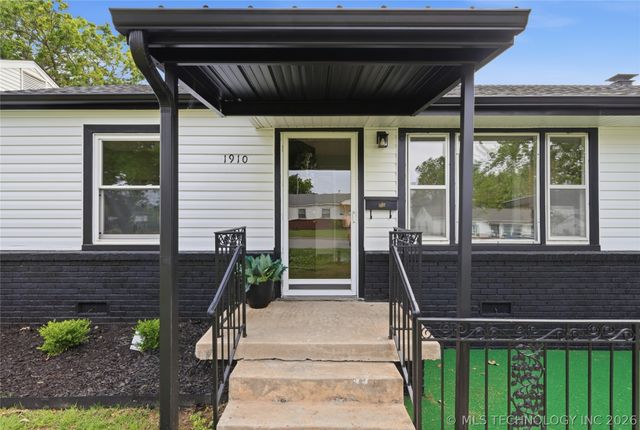 1910 W 46th Place, Tulsa, OK 74107